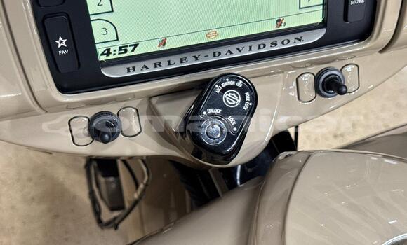 Buy Used Harley Davidson Street Glide Silver Bike in Muscat in Masqat Buy Used Harley Davidson Street Glide Silver Bike in Muscat in Masqat