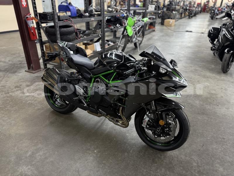 Big with watermark kawasaki ninja masqat muscat 8335
