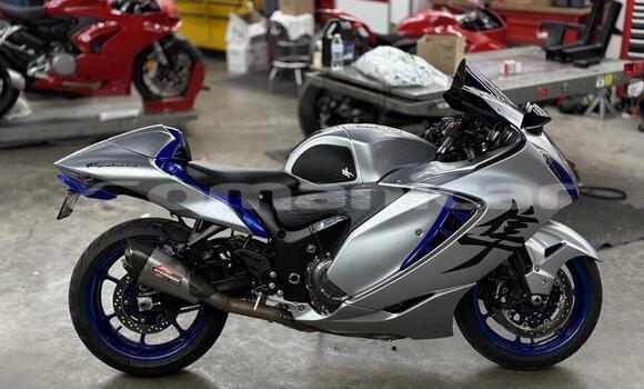 Buy Used Suzuki HAYABUSA Silver Bike in Muscat in Masqat