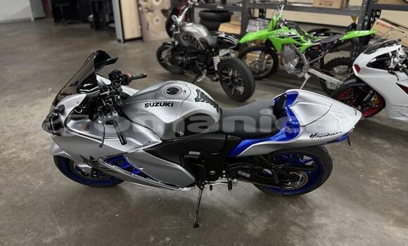 Buy Used Suzuki HAYABUSA Silver Bike in Muscat in Masqat Buy Used Suzuki HAYABUSA Silver Bike in Muscat in Masqat