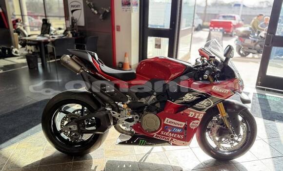 Buy Used Ducati Panigale Red Bike in Muscat in Masqat