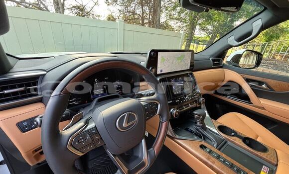 Buy Used Lexus LX White Car in Madinat Qabus in Masqat Buy Used Lexus LX White Car in Madinat Qabus in Masqat