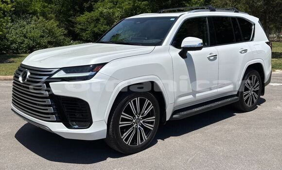 Buy Used Lexus LX White Car in Madinat Qabus in Masqat Buy Used Lexus LX White Car in Madinat Qabus in Masqat