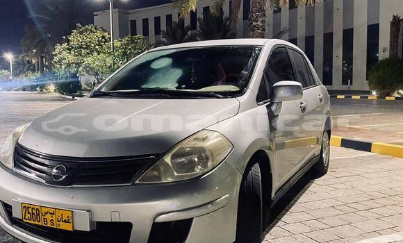 Buy Used Nissan Tiida Silver Car in Barkah in al-Batinah Buy Used Nissan Tiida Silver Car in Barkah in al-Batinah