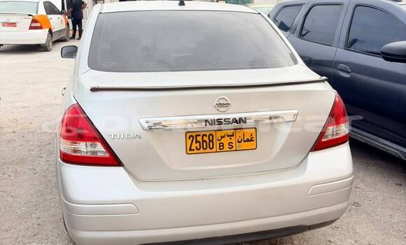 Buy Used Nissan Tiida Silver Car in Barkah in al-Batinah Buy Used Nissan Tiida Silver Car in Barkah in al-Batinah