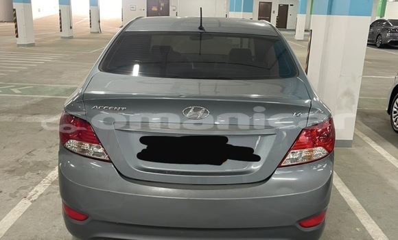Buy Used Hyundai Accent Silver Car in Azaiba in Masqat Buy Used Hyundai Accent Silver Car in Azaiba in Masqat