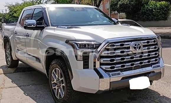 Buy Used Toyota Tundra White Car in Muscat in Masqat