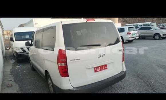 Buy Used Hyundai Accent Other Car in Al khuwair in al-Batinah Buy Used Hyundai Accent Other Car in Al khuwair in al-Batinah