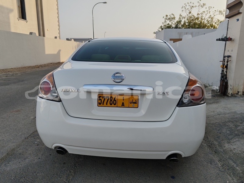 Big with watermark nissan altima masqat masqat 8366