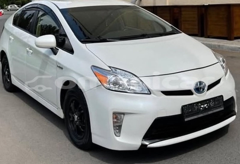 Big with watermark toyota prius masqat muscat 8370