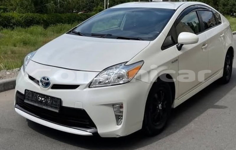Big with watermark toyota prius masqat muscat 8370