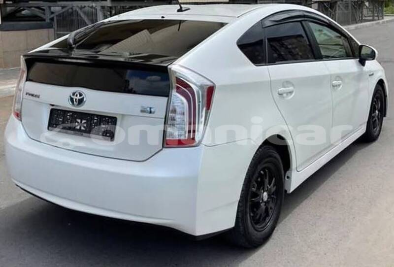 Big with watermark toyota prius masqat muscat 8370