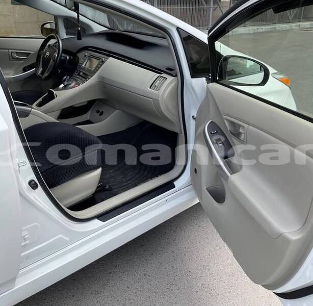 Big with watermark toyota prius masqat muscat 8370