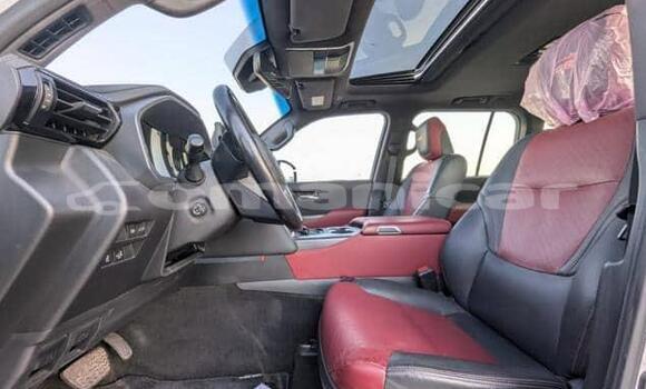 Buy Used Toyota Land Cruiser White Car in Muscat in Masqat Buy Used Toyota Land Cruiser White Car in Muscat in Masqat