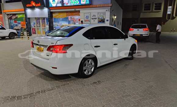 Buy Used Nissan Sentra White Car in Muscat in Masqat Buy Used Nissan Sentra White Car in Muscat in Masqat