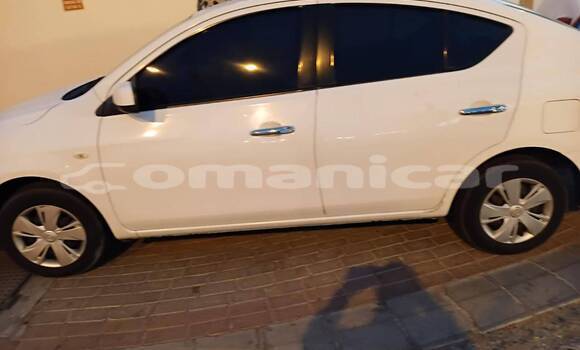 Buy Used Nissan Sunny White Car in Ruwi in Masqat