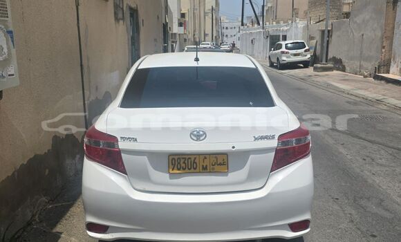 Buy Used Toyota Yaris White Car in Ruwi in Masqat Buy Used Toyota Yaris White Car in Ruwi in Masqat