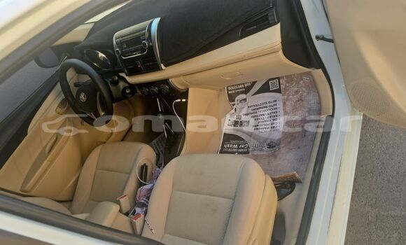 Buy Used Toyota Yaris White Car in Ruwi in Masqat Buy Used Toyota Yaris White Car in Ruwi in Masqat