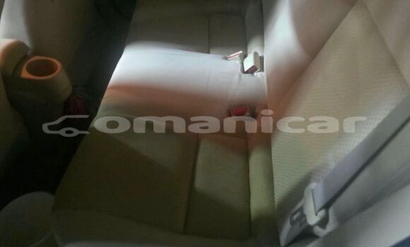 Buy Used Toyota Yaris White Car in Ruwi in Masqat Buy Used Toyota Yaris White Car in Ruwi in Masqat