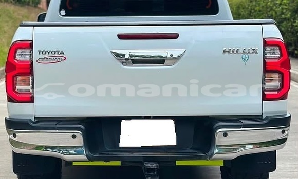 Buy Used Toyota Hilux White Car in Muscat in Masqat Buy Used Toyota Hilux White Car in Muscat in Masqat