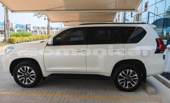 Buy Used Toyota Prado White Car in Muscat in Masqat Buy Used Toyota Prado White Car in Muscat in Masqat