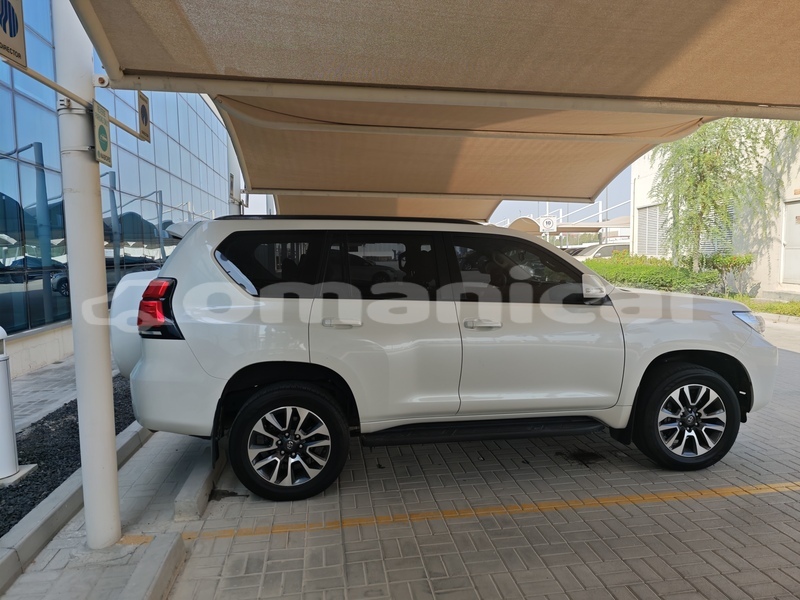 Big with watermark toyota prado masqat muscat 8409