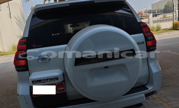 Buy Used Toyota Prado White Car in Muscat in Masqat Buy Used Toyota Prado White Car in Muscat in Masqat