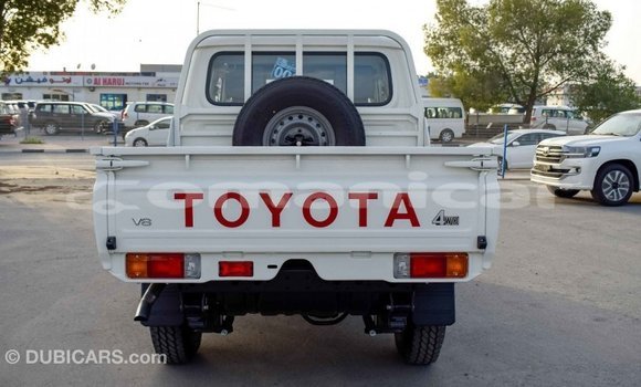 Buy Import Toyota Land Cruiser White Car in Import - Dubai in Dhufar Buy Import Toyota Land Cruiser White Car in Import - Dubai in Dhufar