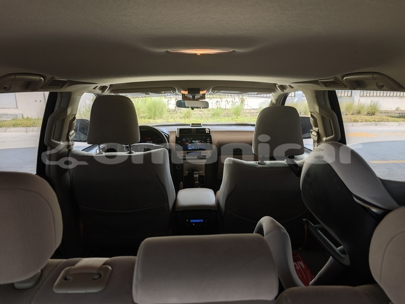 Big with watermark toyota prado masqat muscat 8409