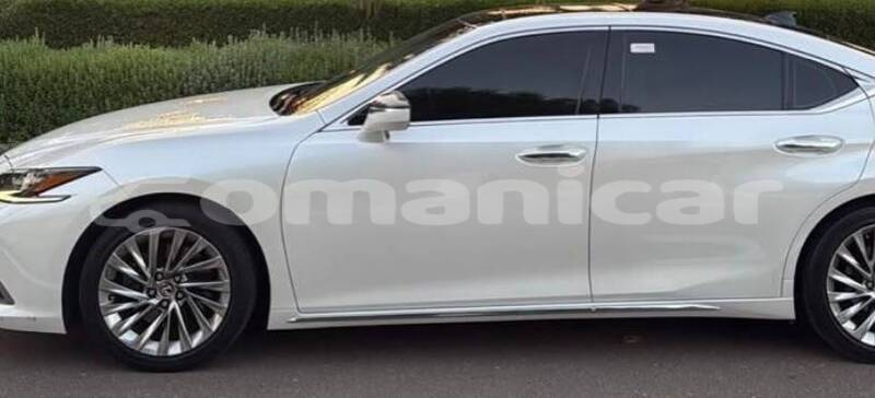 Big with watermark lexus es masqat muscat 8421