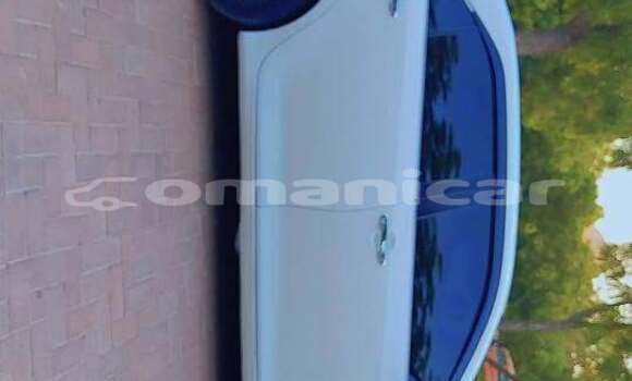 Buy Used Toyota Camry White Car in al–Khaburah in al-Batinah Buy Used Toyota Camry White Car in al–Khaburah in al-Batinah