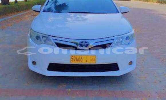 Buy Used Toyota Camry White Car in al–Masna'ah in al-Batinah