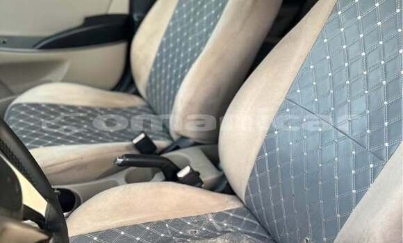 Buy Used Hyundai Accent White Car in al–Masna'ah in al-Batinah Buy Used Hyundai Accent White Car in al–Masna'ah in al-Batinah