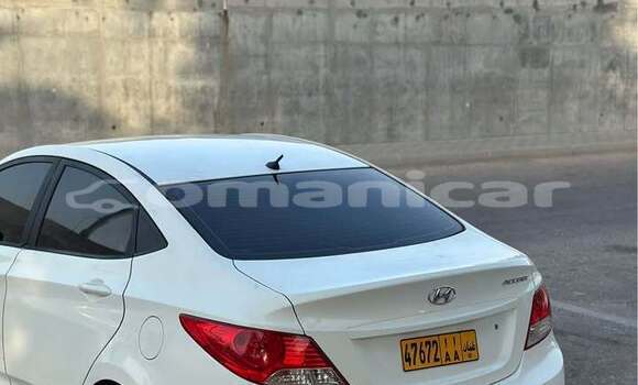 Buy Used Hyundai Accent White Car in al–Masna'ah in al-Batinah Buy Used Hyundai Accent White Car in al–Masna'ah in al-Batinah