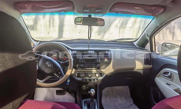 Buy Used Kia Rio White Car in al–Khaburah in al-Batinah Buy Used Kia Rio White Car in al–Khaburah in al-Batinah