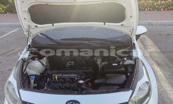 Buy Used Kia Rio White Car in al–Khaburah in al-Batinah Buy Used Kia Rio White Car in al–Khaburah in al-Batinah