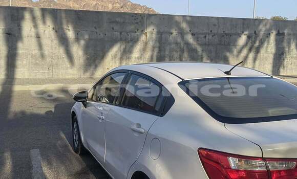 Buy Used Kia Rio White Car in al–Khaburah in al-Batinah Buy Used Kia Rio White Car in al–Khaburah in al-Batinah