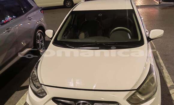 Buy Used Hyundai Accent White Car in al–Buraymi in adh-Dhahirah Buy Used Hyundai Accent White Car in al–Buraymi in adh-Dhahirah