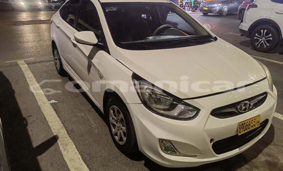 Buy Used Hyundai Accent White Car in al–Buraymi in adh-Dhahirah Buy Used Hyundai Accent White Car in al–Buraymi in adh-Dhahirah