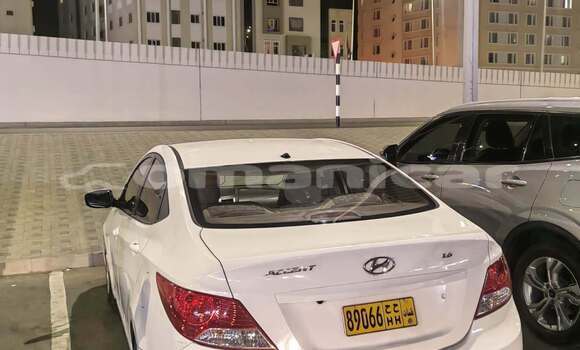 Buy Used Hyundai Accent White Car in al–Buraymi in adh-Dhahirah Buy Used Hyundai Accent White Car in al–Buraymi in adh-Dhahirah