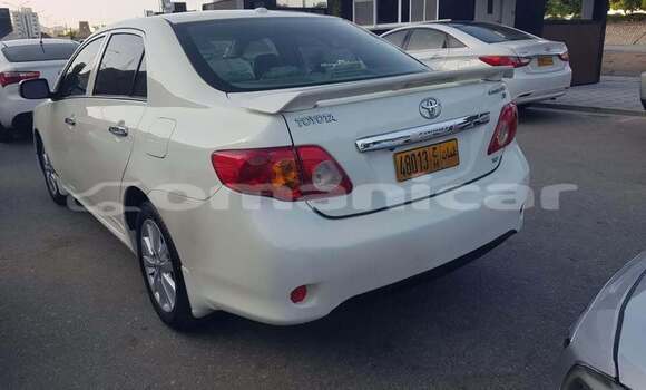 Buy Used Toyota Corolla White Car in as–Sib in Masqat Buy Used Toyota Corolla White Car in as–Sib in Masqat