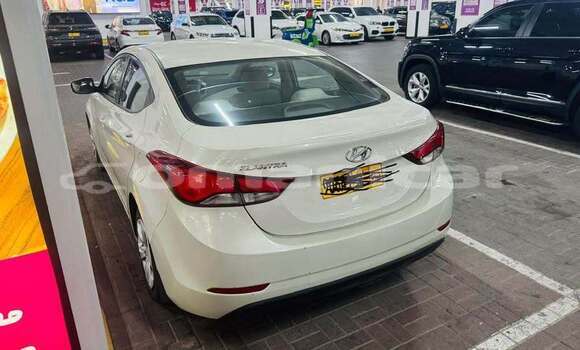 Buy Used Hyundai Elantra White Car in as–Sib in Masqat Buy Used Hyundai Elantra White Car in as–Sib in Masqat