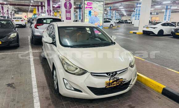 Buy Used Hyundai Elantra White Car in al–Khaburah in al-Batinah
