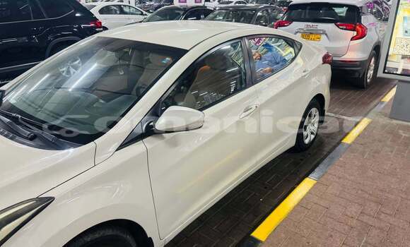 Buy Used Hyundai Elantra White Car in al–Khaburah in al-Batinah Buy Used Hyundai Elantra White Car in al–Khaburah in al-Batinah