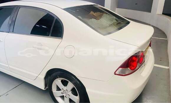 Buy Used Honda Civic White Car in ar–Rustaq in al-Batinah Buy Used Honda Civic White Car in ar–Rustaq in al-Batinah