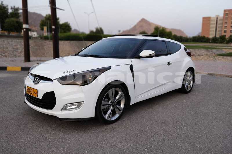 Big with watermark hyundai veloster masqat muttrah 8456