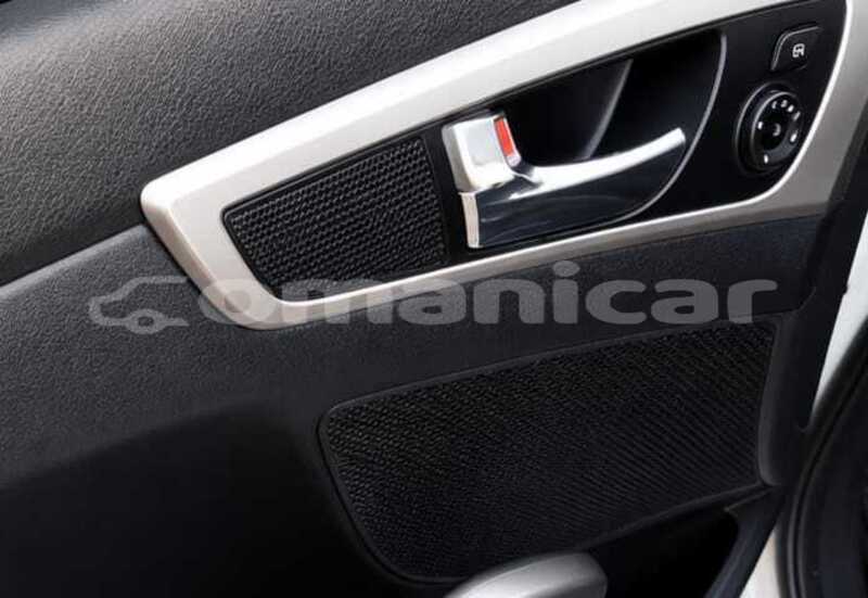 Big with watermark hyundai veloster masqat muttrah 8456