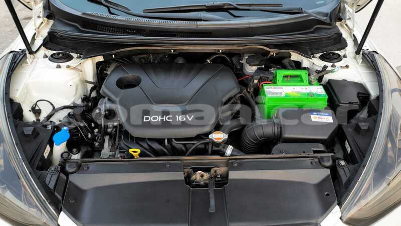 Big with watermark hyundai veloster masqat muttrah 8456