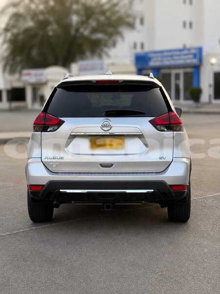 Big with watermark nissan rogue masqat wadi al kabir 8458