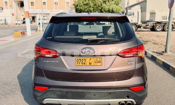 Buy Used Hyundai Santa Fe Brown Car in Al khuwair in al-Batinah Buy Used Hyundai Santa Fe Brown Car in Al khuwair in al-Batinah